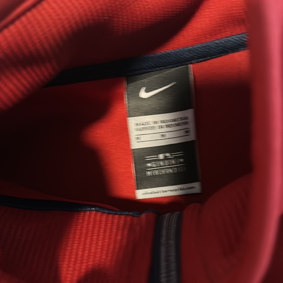 Nike Women’s Jacket Size Medium - Picture 2 of 2